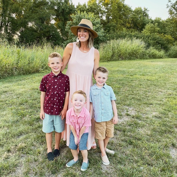 Meet your Posher, Sarah - Picture 2 of 4